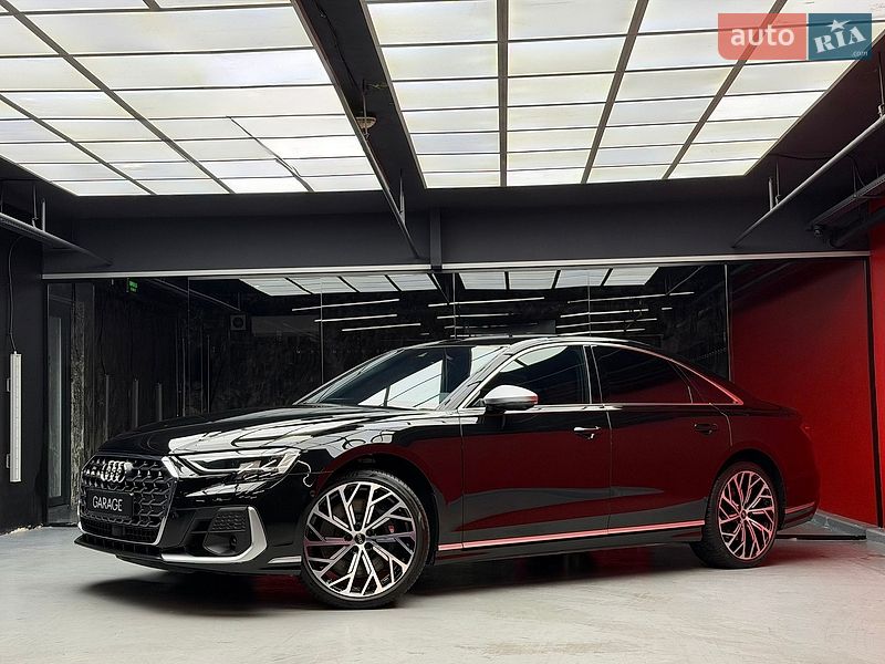 Седан Audi S8 2023 в Києві