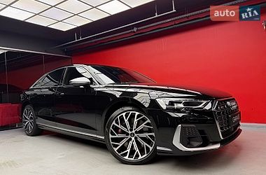 Седан Audi S8 2023 в Києві