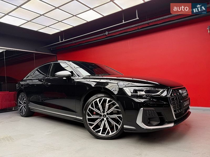 Седан Audi S8 2023 в Києві