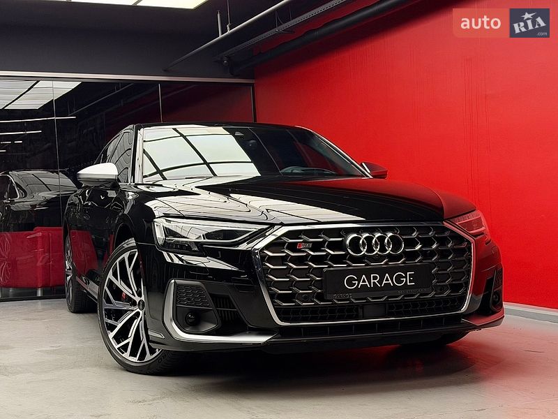 Седан Audi S8 2023 в Києві