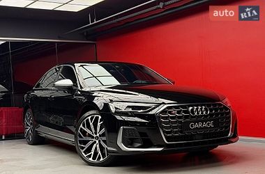 Седан Audi S8 2023 в Києві