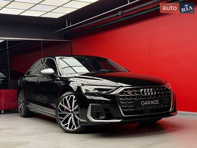 Седан Audi S8 2023 в Києві