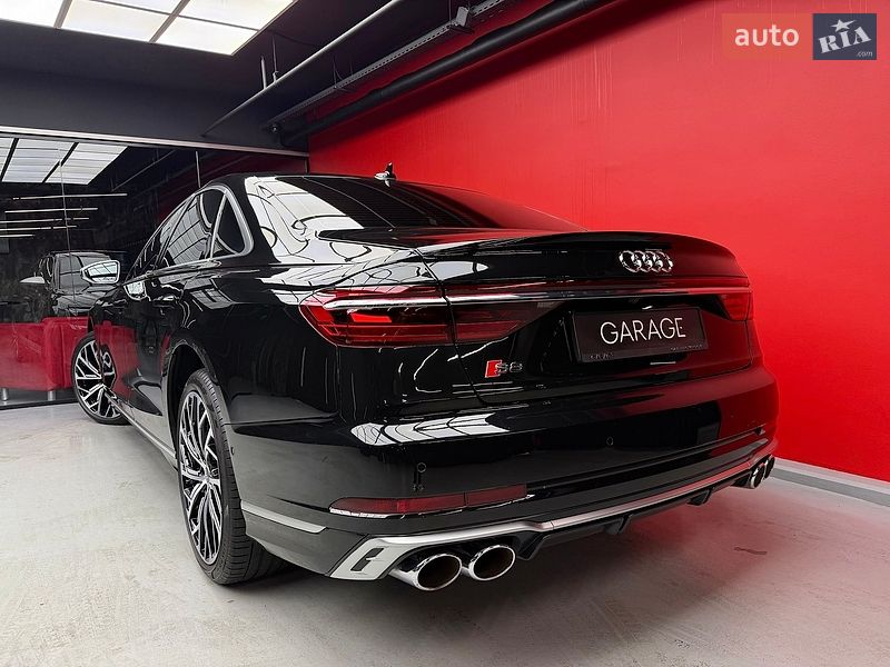 Седан Audi S8 2023 в Києві