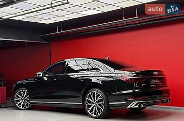 Седан Audi S8 2023 в Києві