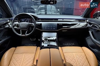 Седан Audi S8 2023 в Києві