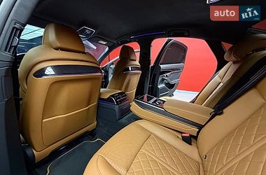 Седан Audi S8 2023 в Києві