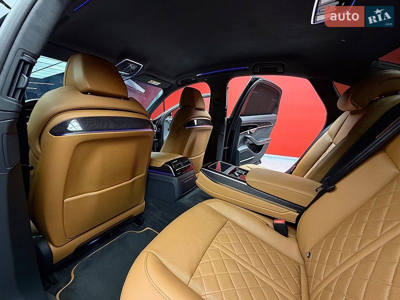 Седан Audi S8 2023 в Києві