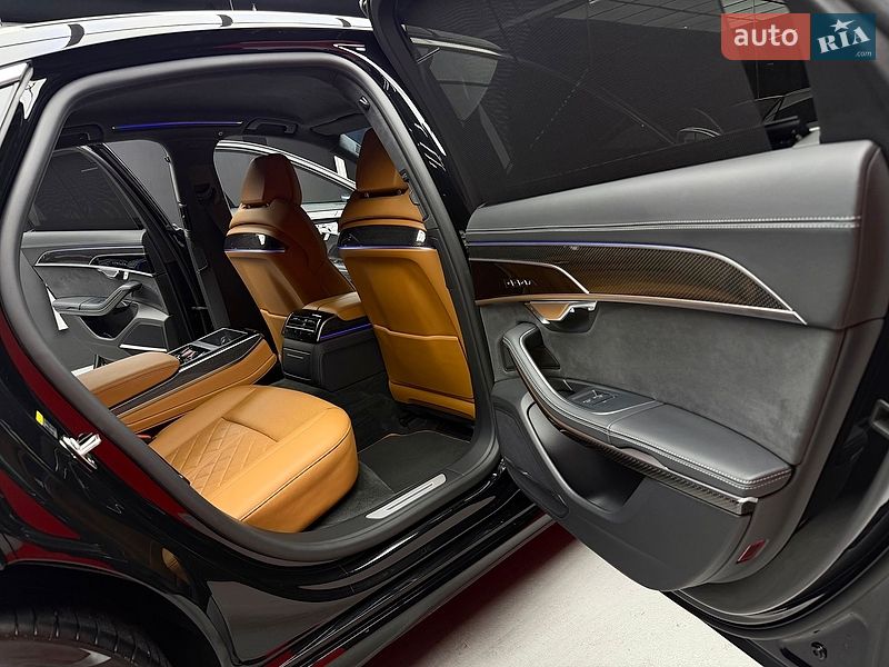 Седан Audi S8 2023 в Києві