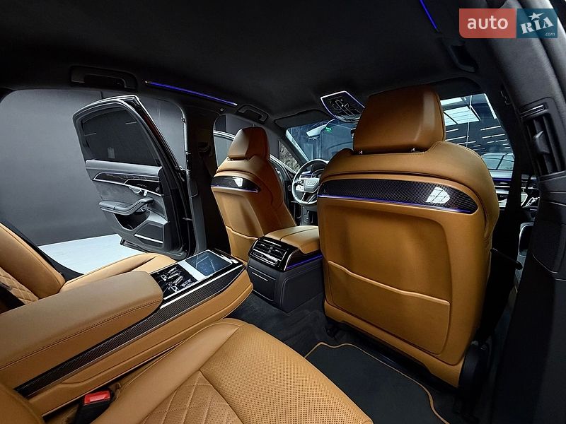 Седан Audi S8 2023 в Києві