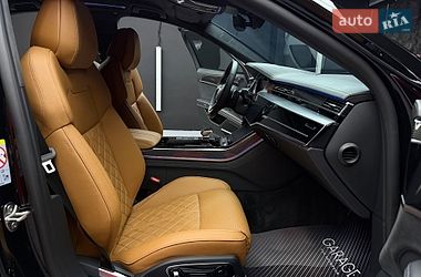 Седан Audi S8 2023 в Києві