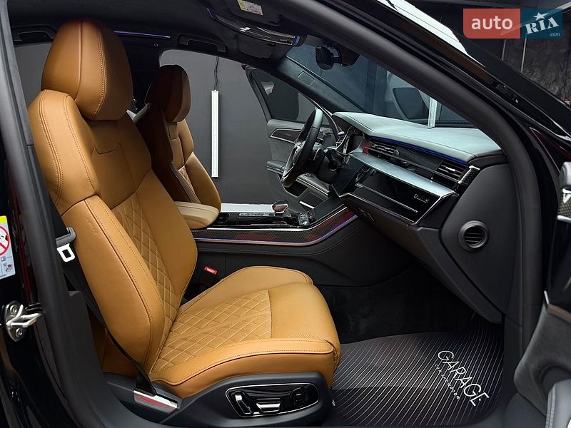 Седан Audi S8 2023 в Києві