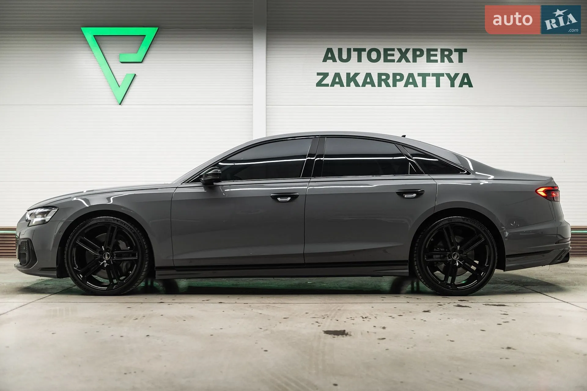 2023 Audi S8 - мініатюра 8