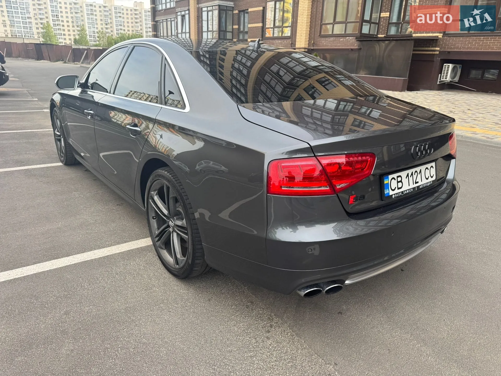2012 Audi S8 - мініатюра 13
