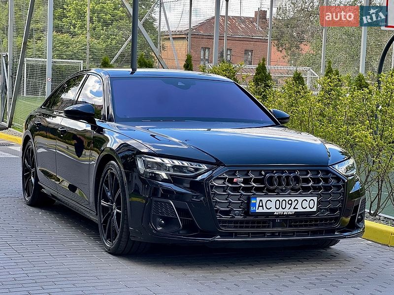 Audi S8 2023