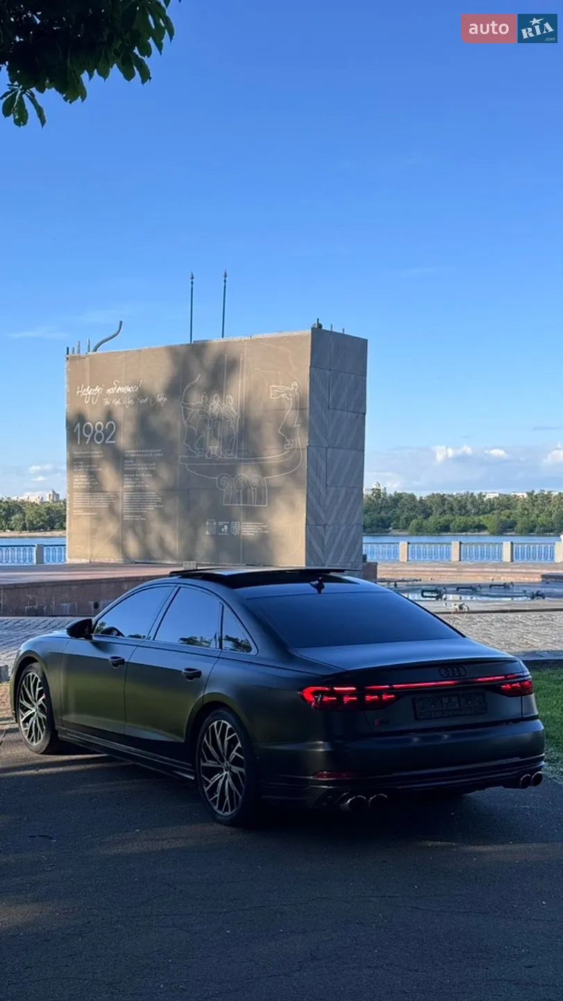 2022 Audi S8 - мініатюра 8