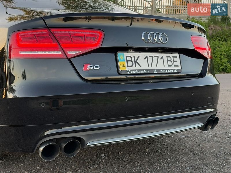 Седан Audi S8 2013 в Рівному