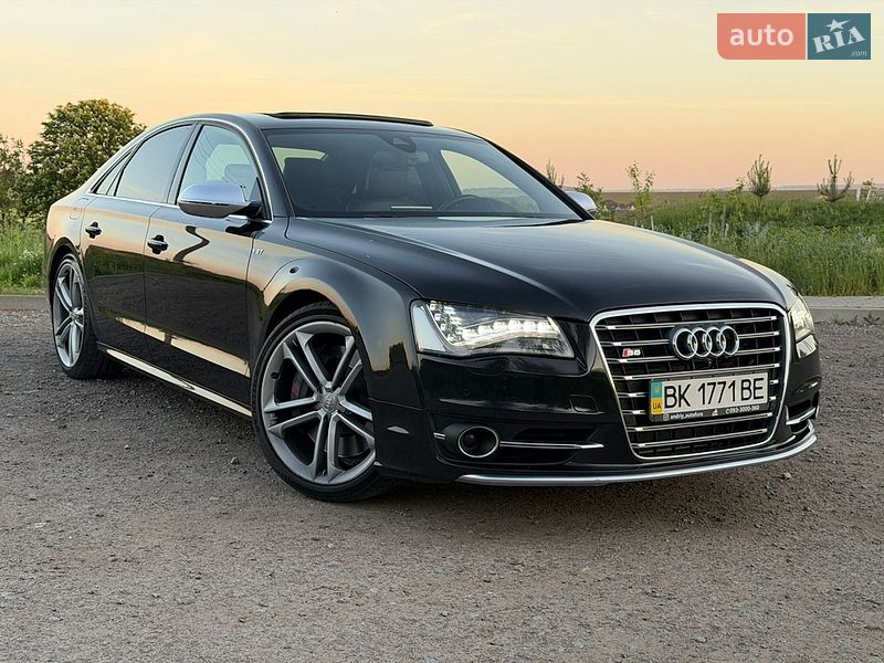 Audi S8 2013