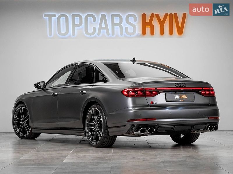 Седан Audi S8 2026 в Киеве