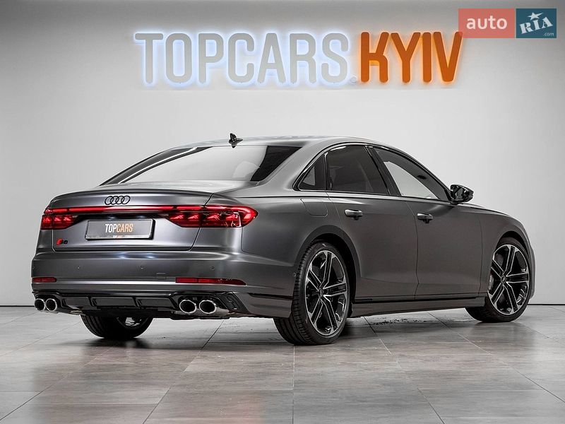Седан Audi S8 2026 в Киеве