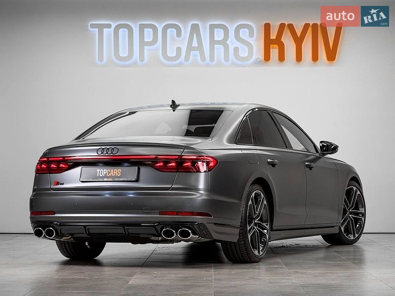 Седан Audi S8 2026 в Киеве