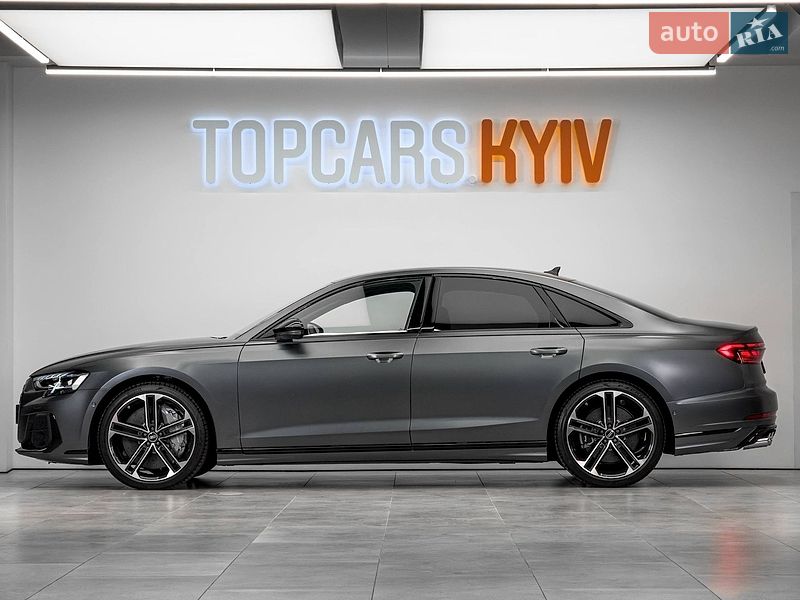 Седан Audi S8 2026 в Киеве
