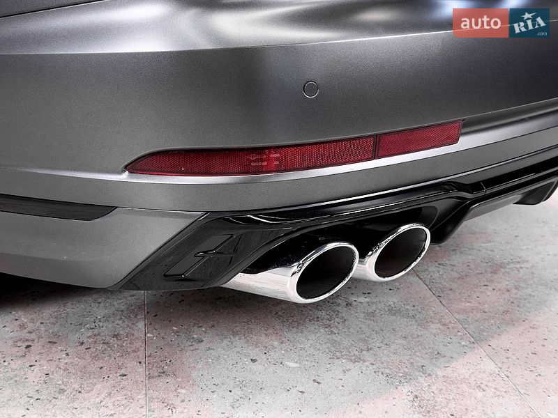 Седан Audi S8 2026 в Киеве