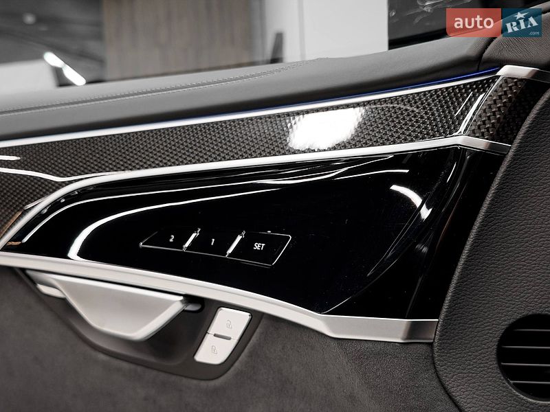 Седан Audi S8 2026 в Киеве