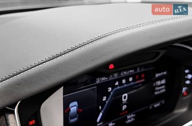 Седан Audi S8 2026 в Киеве