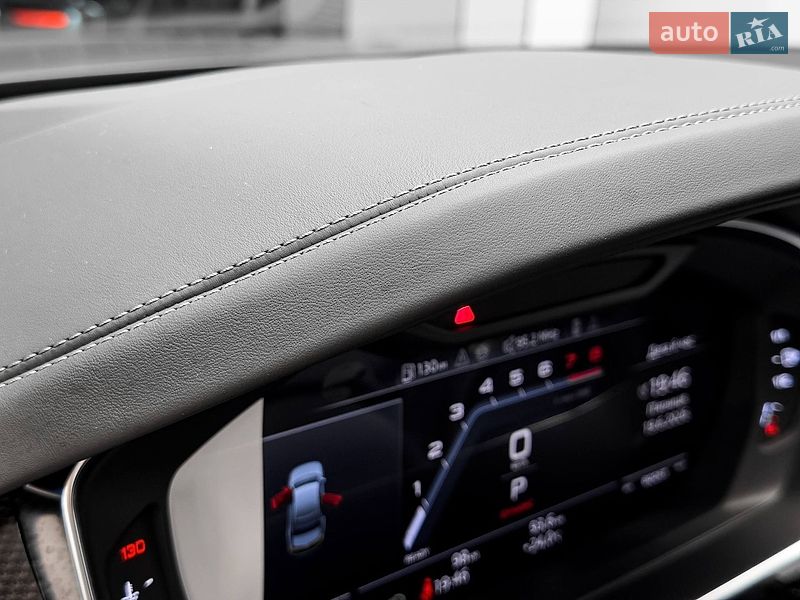 Седан Audi S8 2026 в Киеве