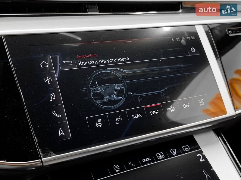 Седан Audi S8 2026 в Киеве
