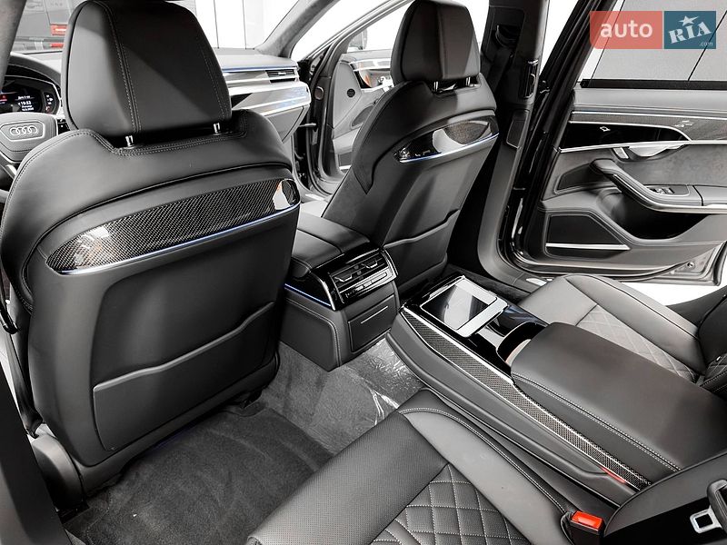 Седан Audi S8 2026 в Киеве