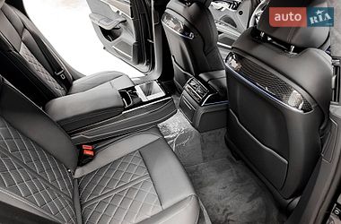 Седан Audi S8 2026 в Киеве