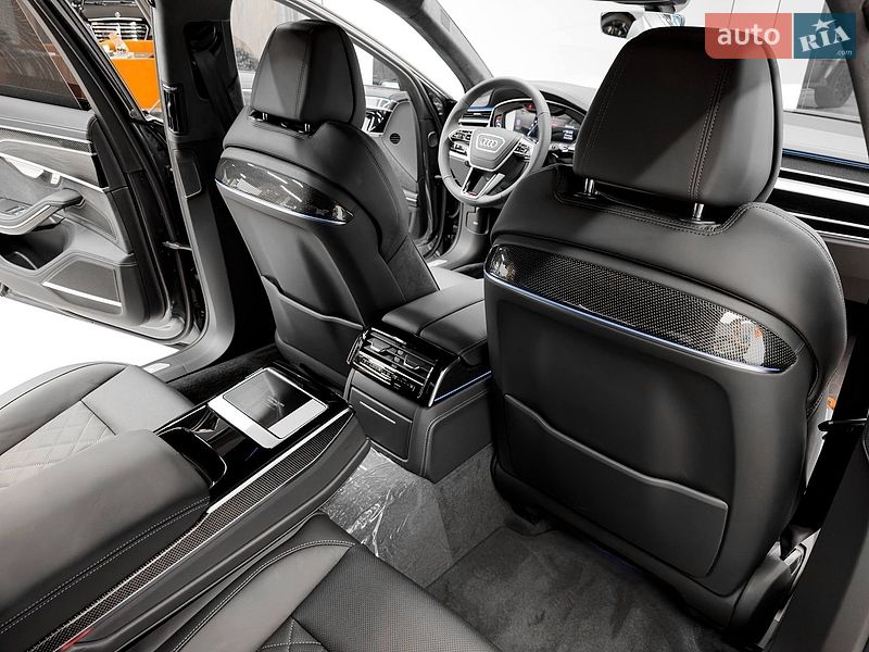 Седан Audi S8 2026 в Киеве