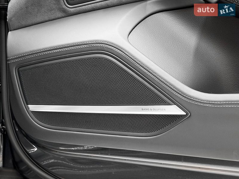 Седан Audi S8 2026 в Киеве