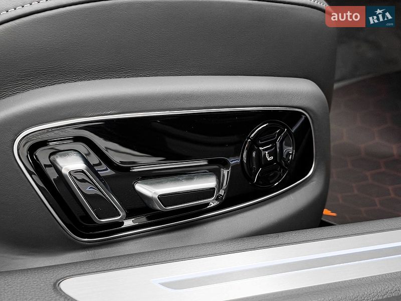 Седан Audi S8 2026 в Киеве