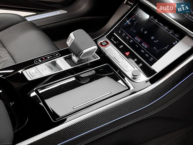 Седан Audi S8 2026 в Киеве