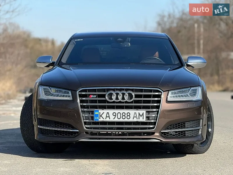 Audi S8
