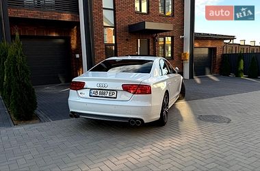 Седан Audi S8 2014 в Вінниці