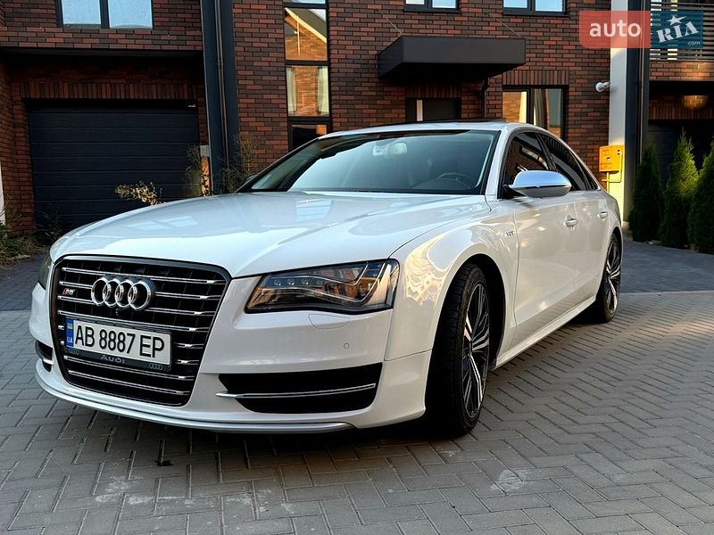 Седан Audi S8 2014 в Вінниці
