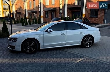 Седан Audi S8 2014 в Вінниці