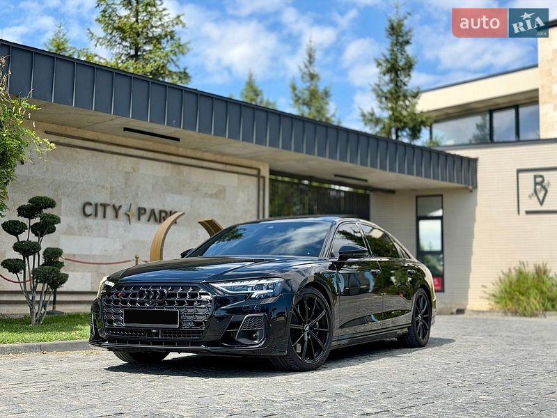 Седан Audi S8 2024 в Львове
