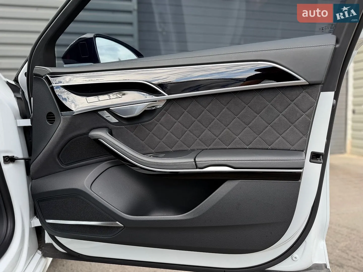 2023 Audi S8 - мініатюра 31