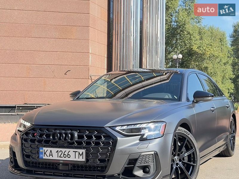 Седан Audi S8 2023 в Києві
