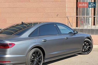 Седан Audi S8 2023 в Києві