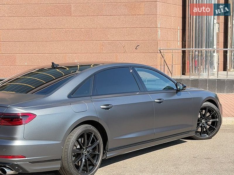 Седан Audi S8 2023 в Києві