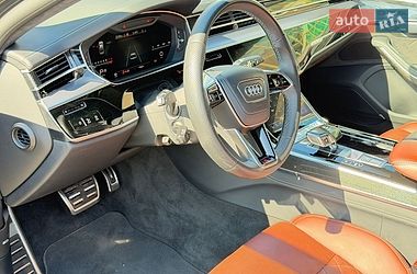 Седан Audi S8 2023 в Києві