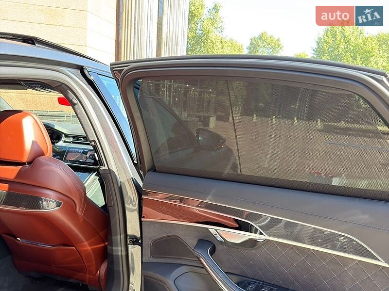 Седан Audi S8 2023 в Києві