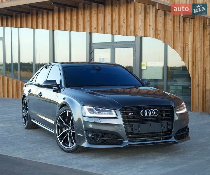 Седан Audi S8 2016 в Виннице
