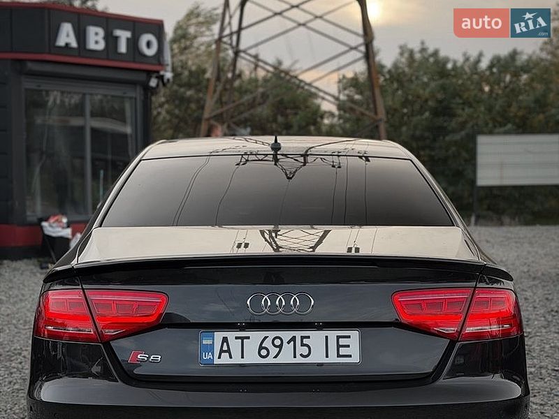 Седан Audi S8 2013 в Днепре