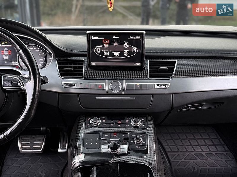 Седан Audi S8 2013 в Днепре
